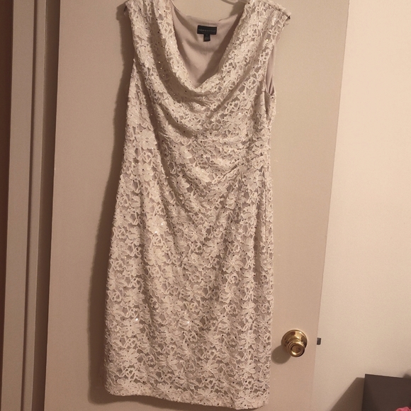 PARTY DRESS - Picture 1 of 6